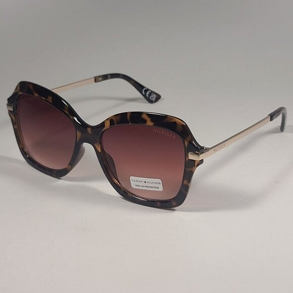 Tommy Hilfiger Accessories - 🌷Tommy Hilfiger Women's Oversized Sunglasses, NWOT
